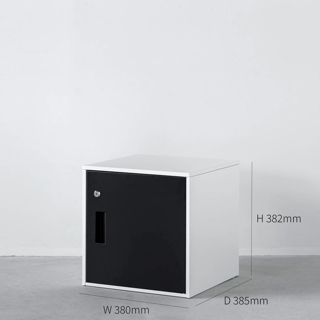 シンプルなブラックのスチール製ロッカーSサイズ（サイズ画像）