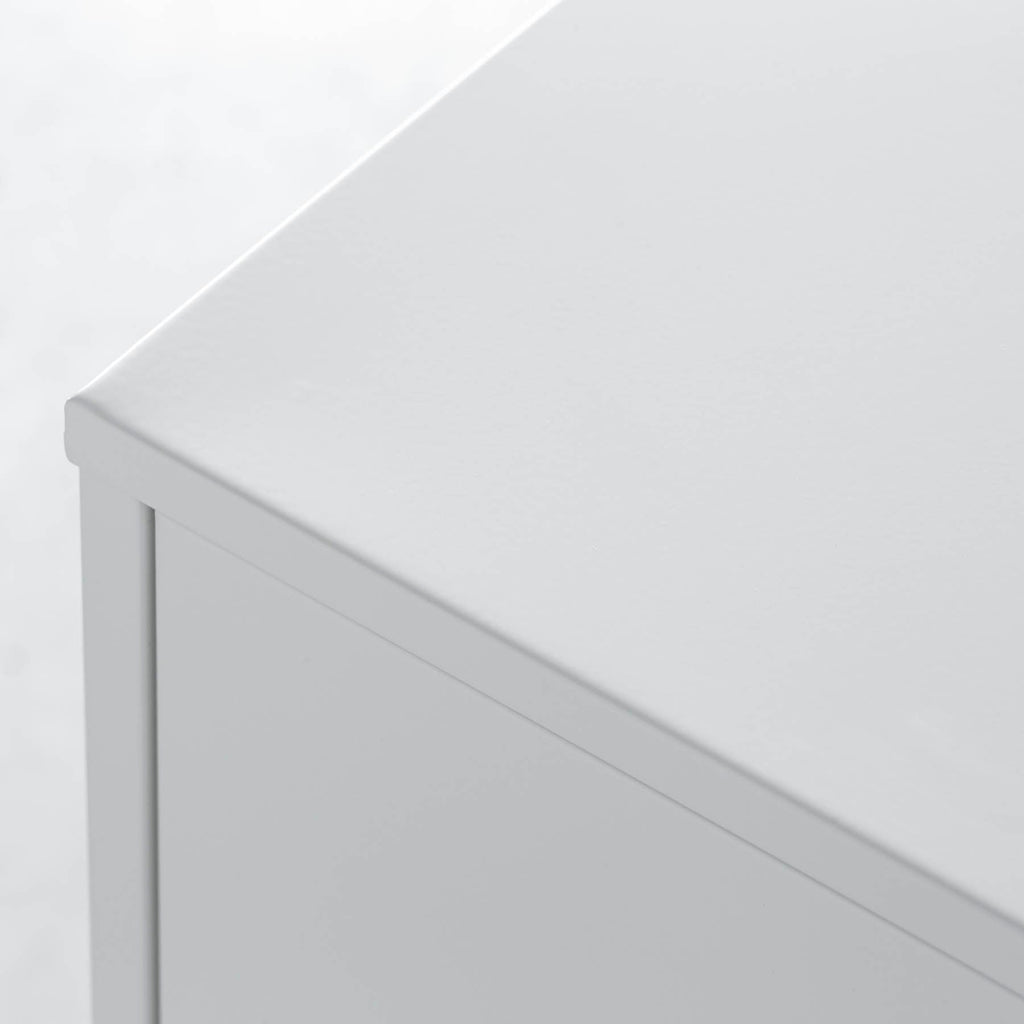 シンプルなホワイトのスチール製ロッカーSサイズ