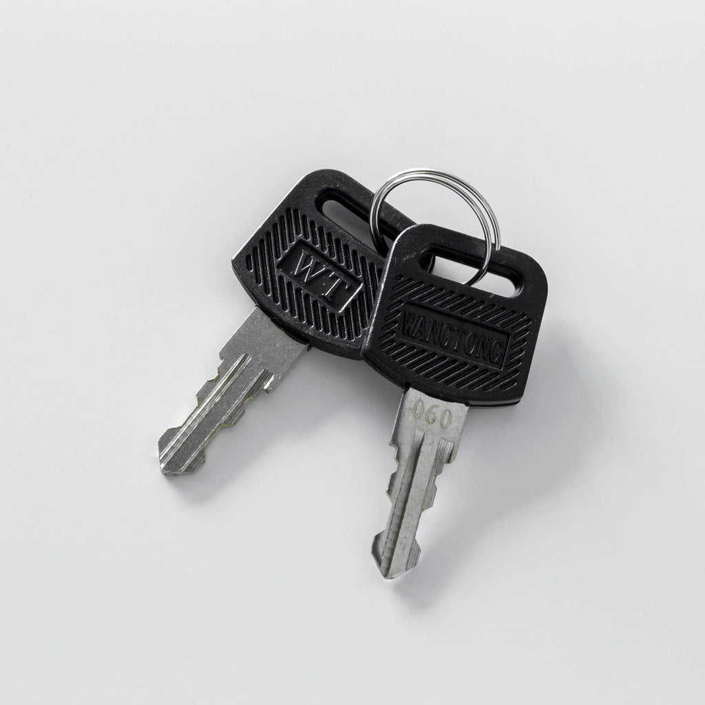 シンプルなホワイトのスチール製ロッカーSサイズ