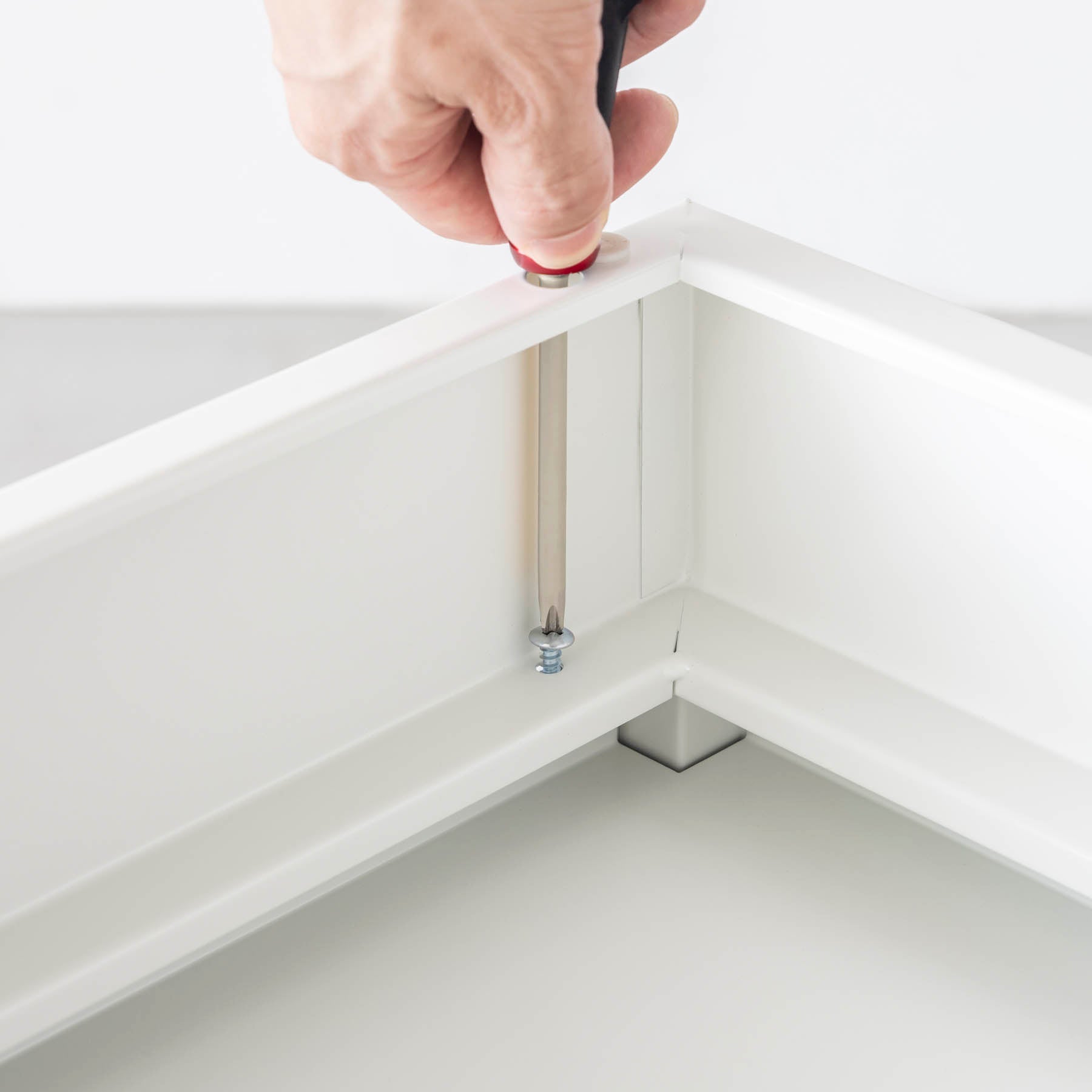 シンプルな スチール製 ロッカー　専用ベース