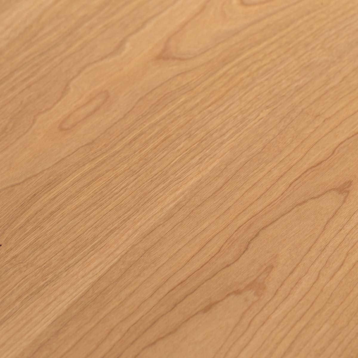 Kanademonoのブラックチェリーの棚板とホワイトのアイアンで製作したシェルフ（棚板木目）