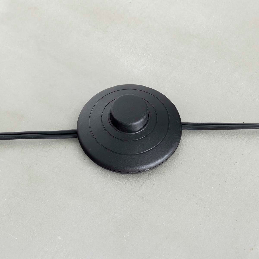 フロアライトのフットスイッチ