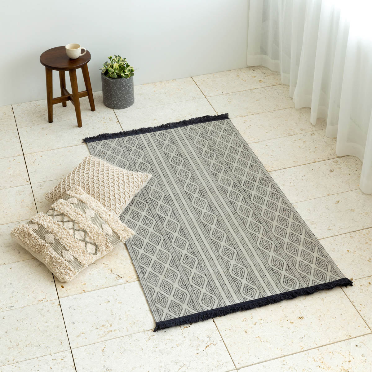 Striped Trellis Fringe Rug 　90×150