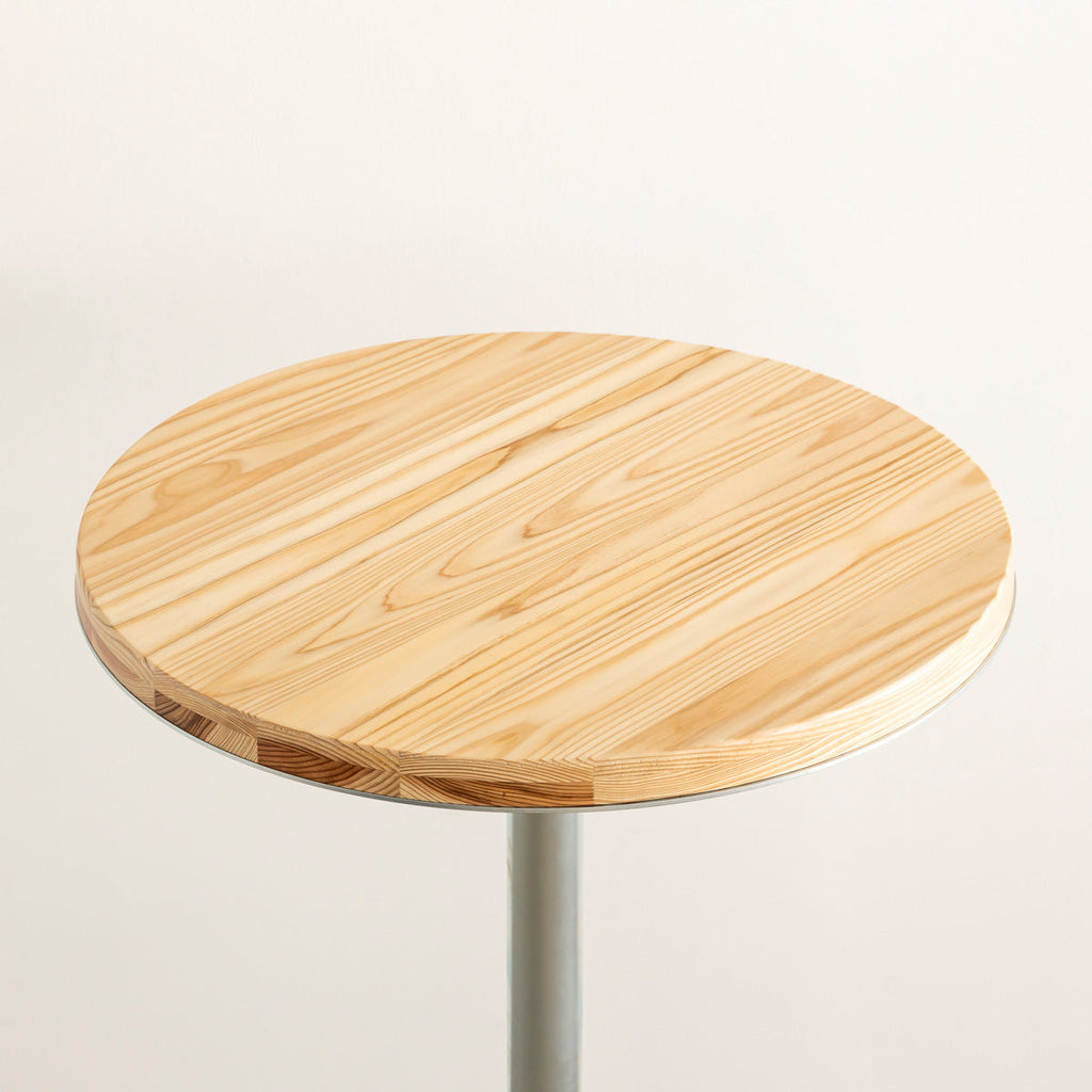 杉の天板にスチールの脚を合わせたシンプルなテーブル（天板）