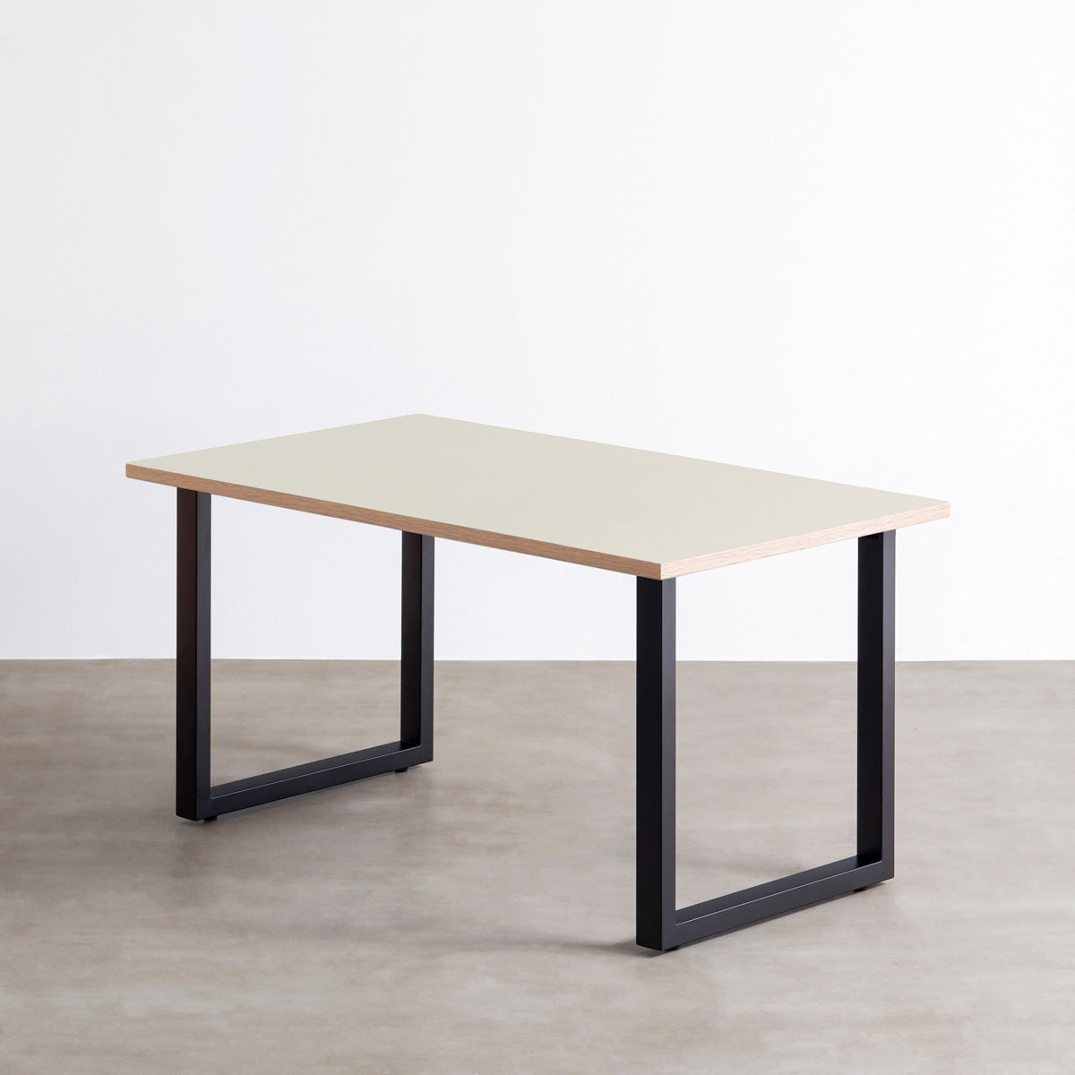 【2048テスト】スマート造作テーブル / リノリウム ベージュ・グレー系 × 黒スチール脚 (コピー)