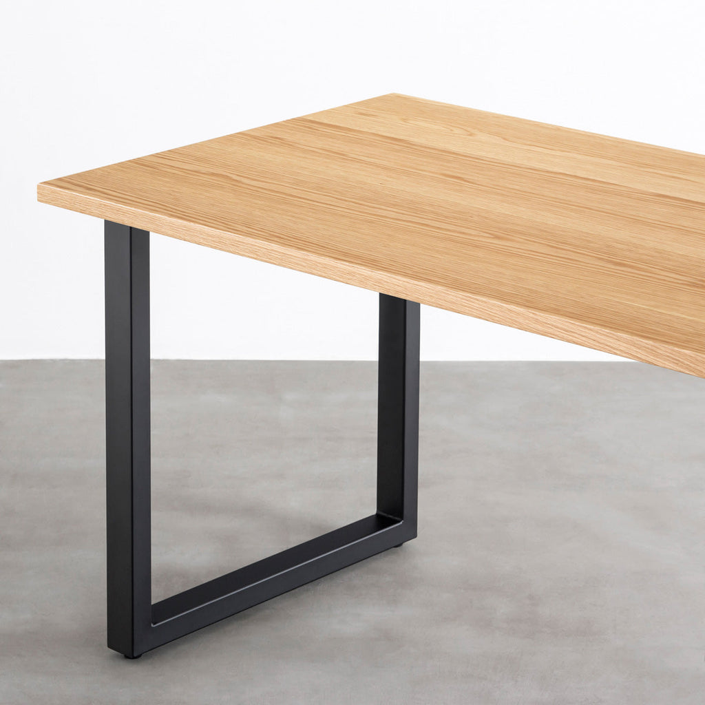 KANADEMONOの突板ホワイトオーク天板とマットブラックのスクエアH70鉄脚を組み合わせたシンプルモダンなテーブル（天板と脚）