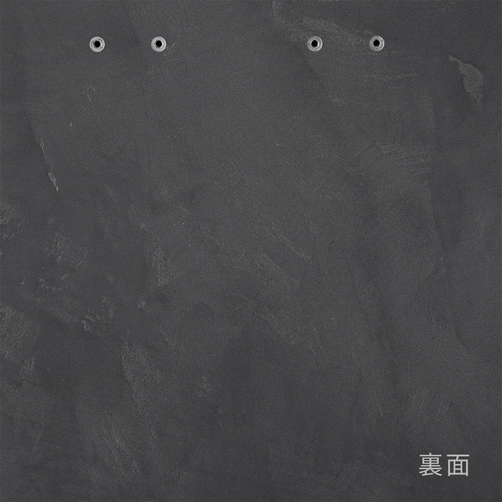 KanademonoのMORTEXダークグレー天板にブラックのスクエア鉄脚を合わせたテーブル（天板裏）