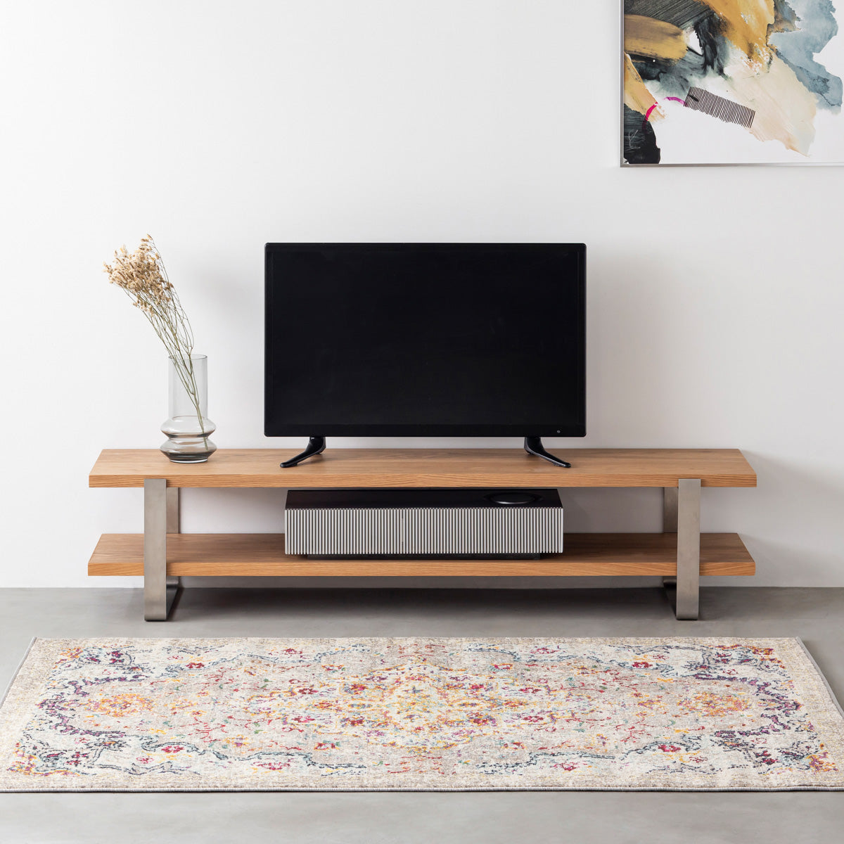 KANADEMONOのくるみ突板天板とステンレスフレームを組み合わせたテレビ台/ローテーブル（使用イメージ2）