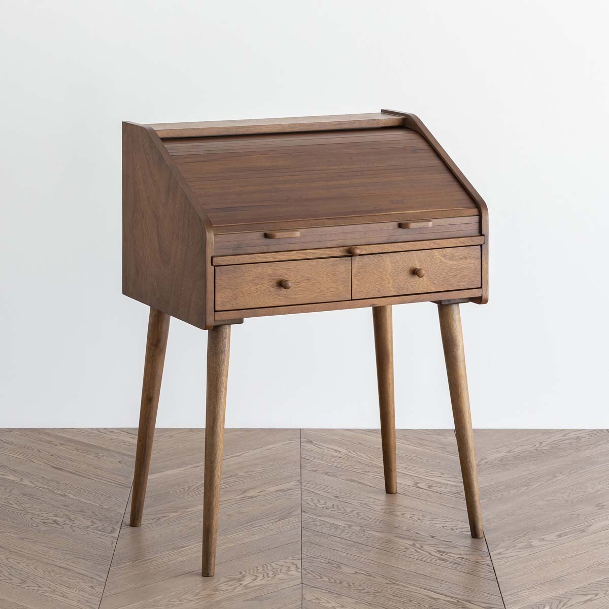 Gemoneのバユール材の突き板を使用したスカンジナビアンデザインを思わせるライティングデスク1