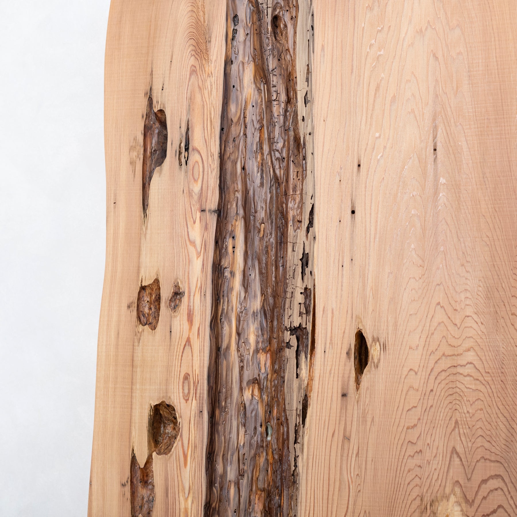 厳選一枚板 / 屋久杉 #0046　1950 × 622 ~ 855 mm