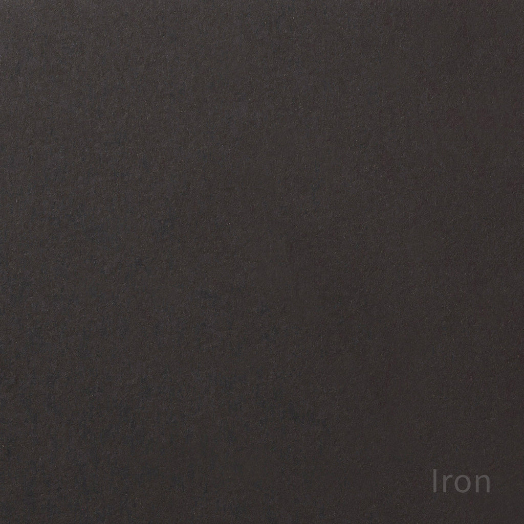 Kanademonoのリノリウム素材の棚板にステンレスフレームを組み合わせた２段ストレージシェルフ /Iron（色見本）