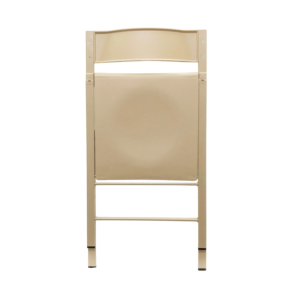 イタリア製のスリムでスタイリッシュな仕上がりが美しいベージュの折りたたみチェア（折り畳んだ状態2）