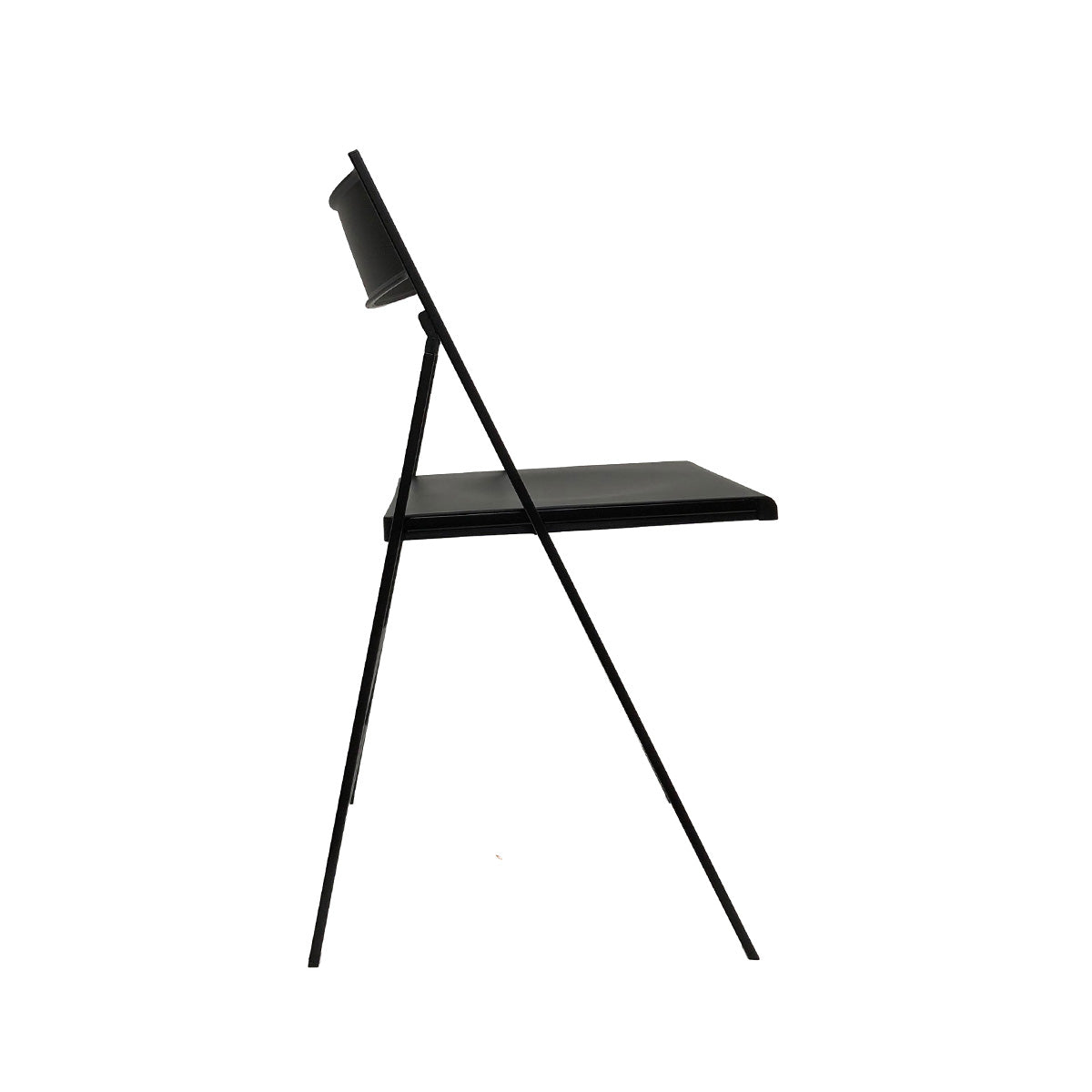 イタリア製のスリムでスタイリッシュな仕上がりが美しいブラックの折りたたみチェア（側面）