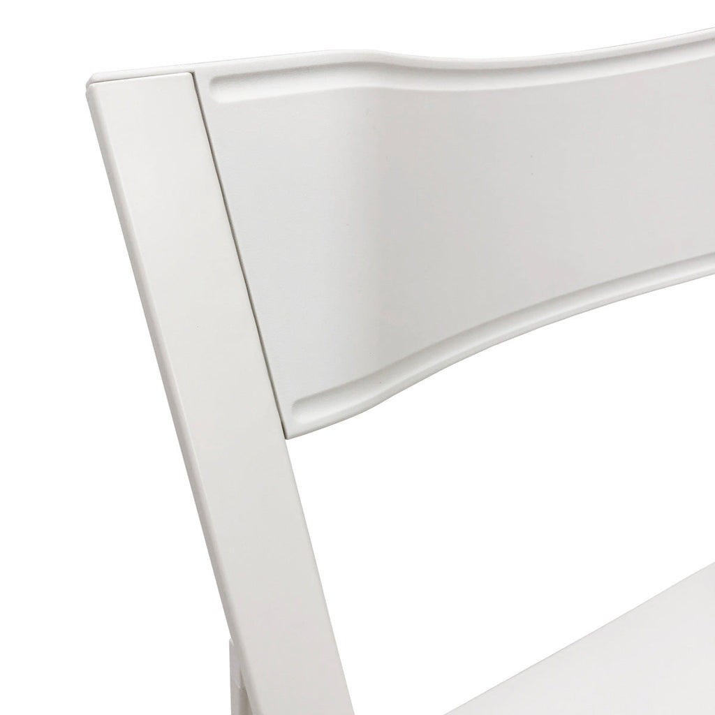 イタリア製のスリムでスタイリッシュな仕上がりが美しいホワイトの折りたたみチェア（背もたれ）