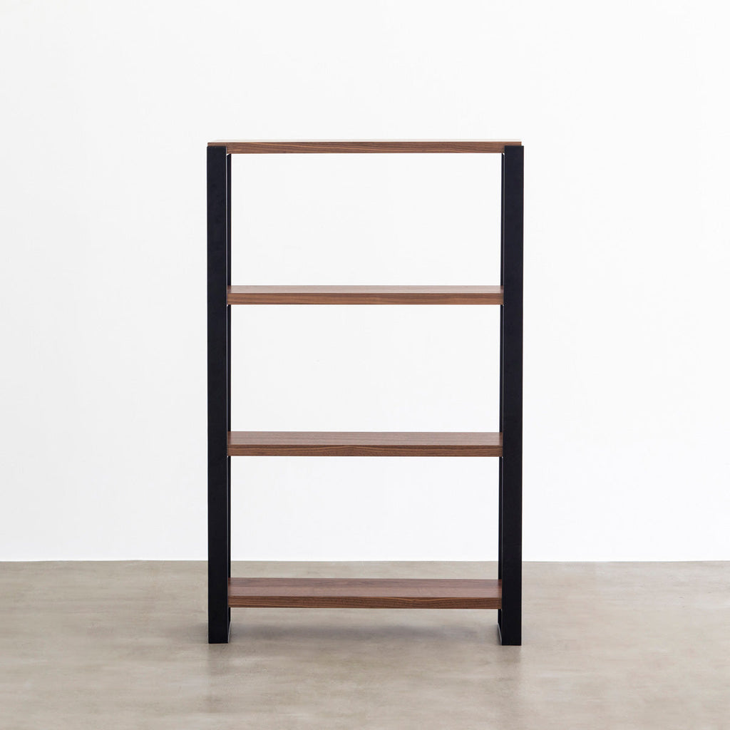 Kanademonoのウォルナットの棚板とブラックのアイアンで製作したシェルフ（正面）