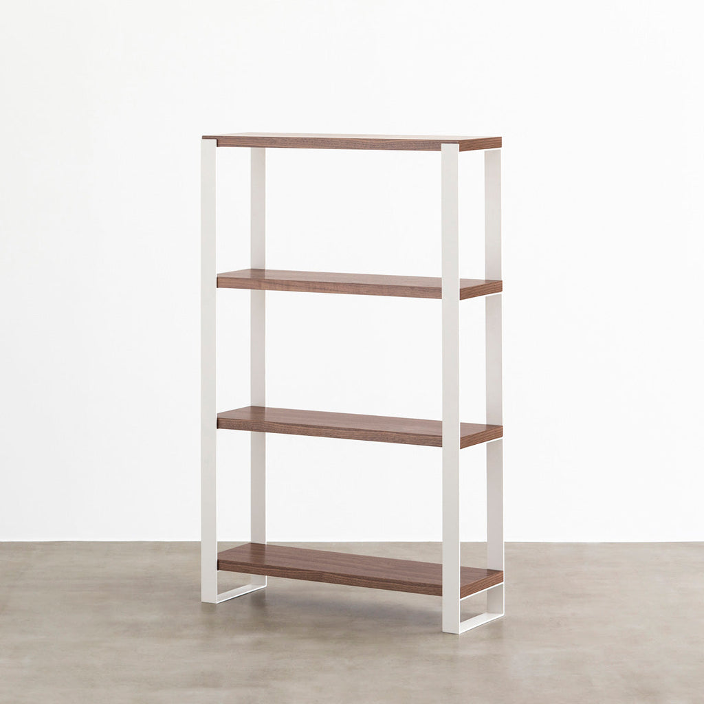Kanademonoのウォルナットの棚板とホワイトのアイアンで製作したシェルフ