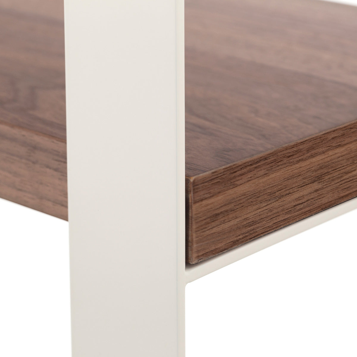 Kanademonoのウォルナットの棚板とホワイトのアイアンで製作したシェルフ（フレーム部分）