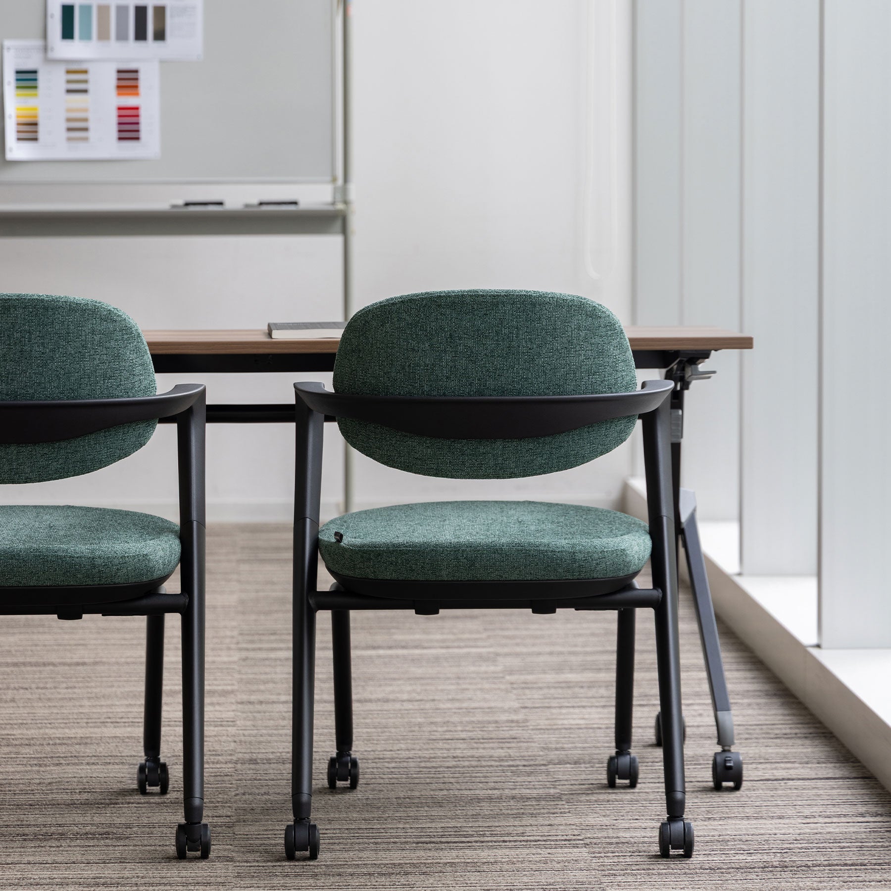 ARISTA MEETING CHAIR(アリスタ ミーティング チェア)　294957、294940、294964